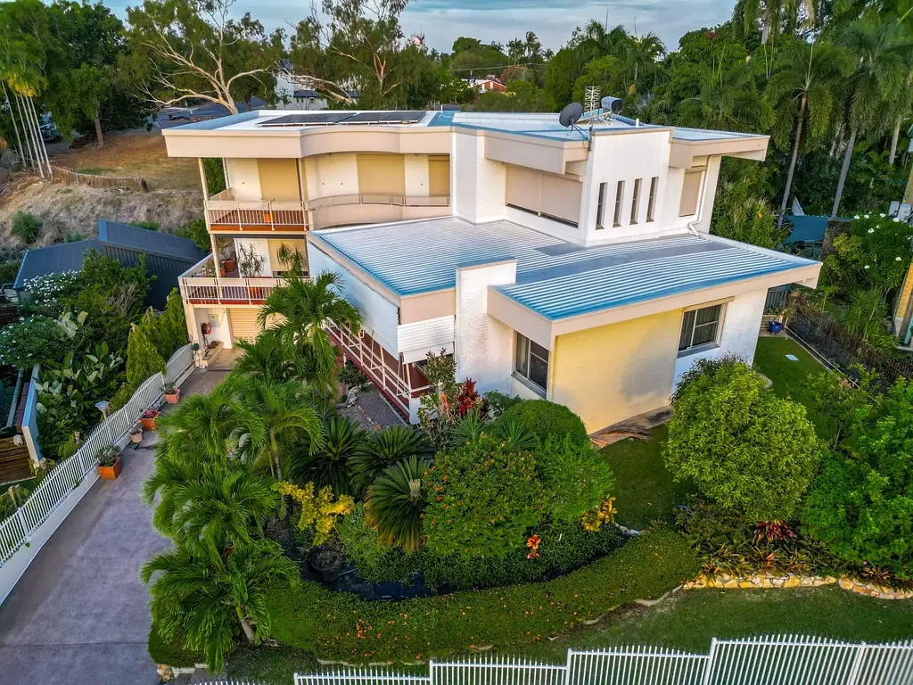 Fannie Bay 4ਬੈੱਡਰੂਮ Fannie Bay home never before offered for sale