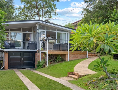 23 The Esplanade, St Lucia, QLD 4067, 4房, 1浴, 独立屋