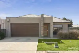 2 Dedes Drive, Renmark