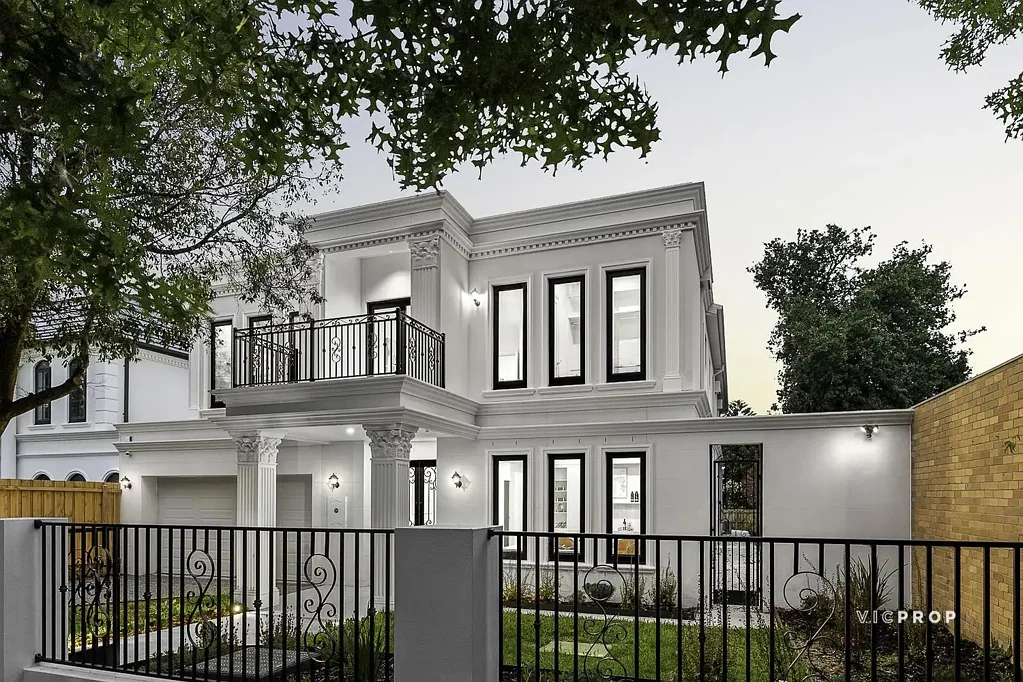 Balwyn North 6Zimmer All-New 70sq French Provincial Trophy Home with Exceptional Family Refinement