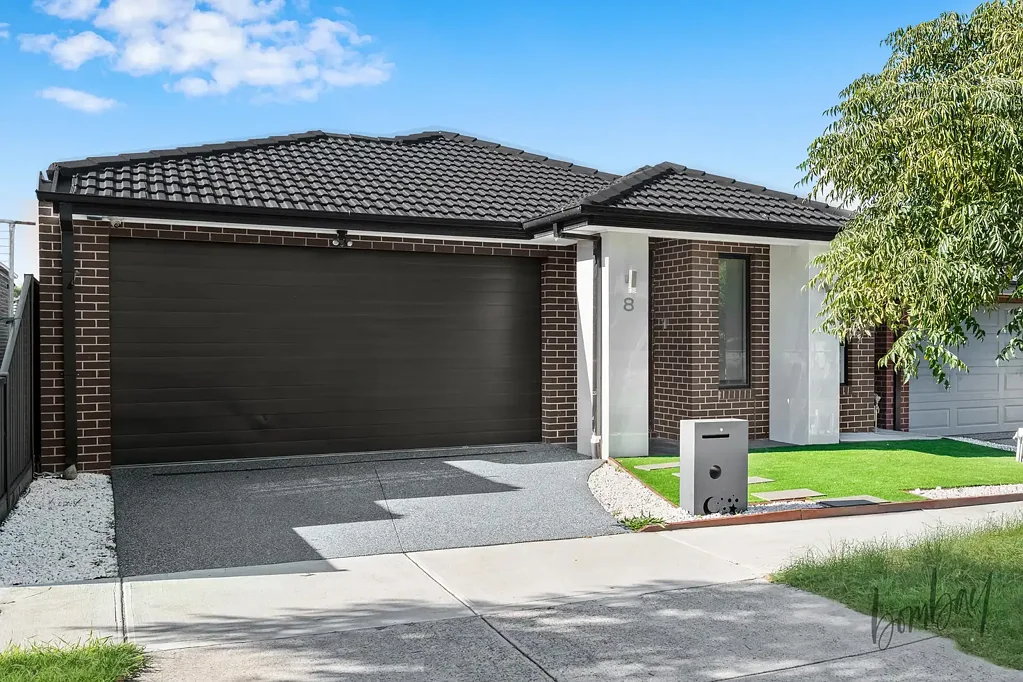 Spacious 4-Bedroom Family Home in Prime Kalkallo Location!