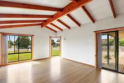 34 Parnella Drive, Stieglitz