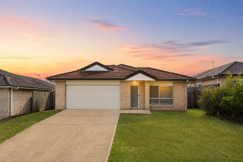 Redbank Plains 4chambre Fully Renovated Family Home - Move-In Ready with Nothing Left to Do!