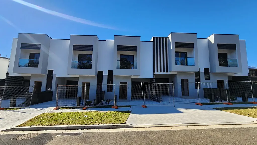 Smithfield 3 Bedroom Brand New Terraces & Duplexes in Prime Smithfield Location