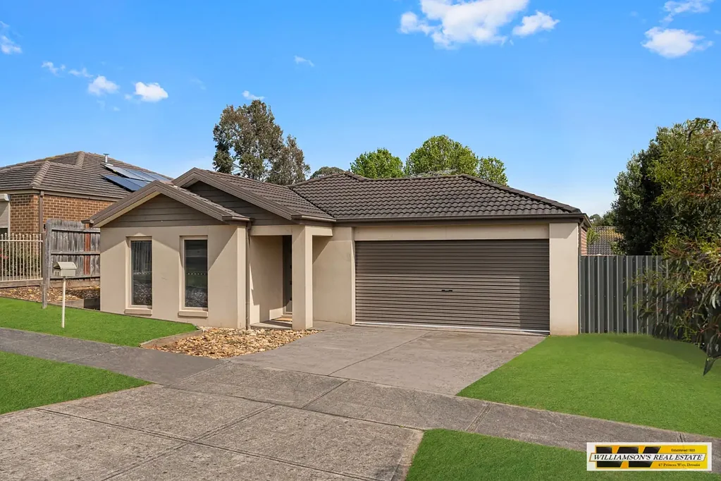 11 Rivendale Crescent, Drouin, VIC 3818