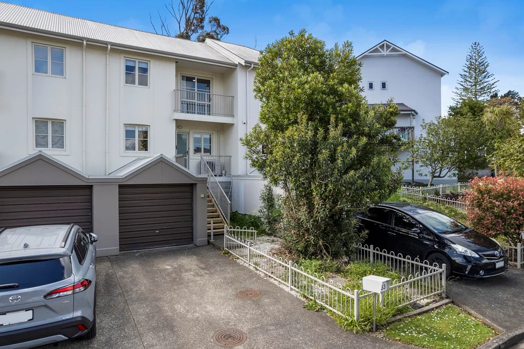 Henderson 3 Bedroom Overseas Vendors Say Present All Offers