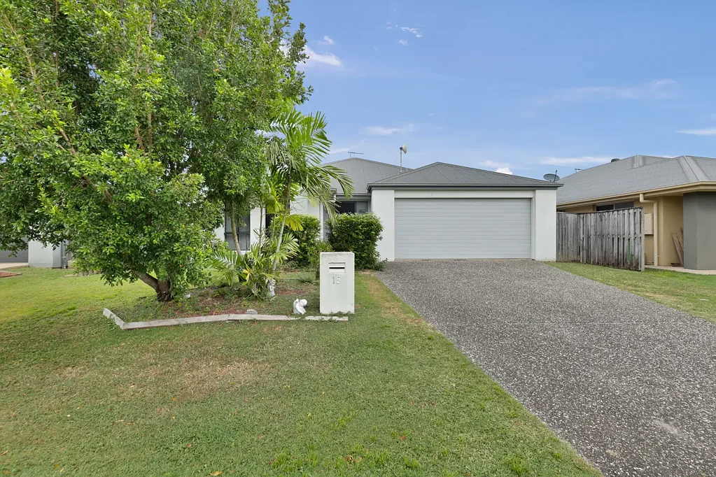 15 Trinity Parade, Blacks Beach, QLD 4740