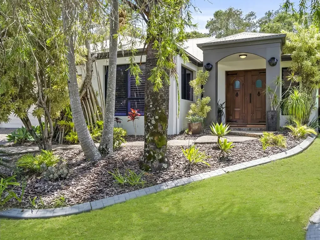 Coastal Family Living in a Peaceful Twin Waters Cul-de-Sac