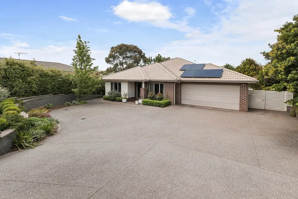14 Sullivan Court, Romsey, VIC 3434