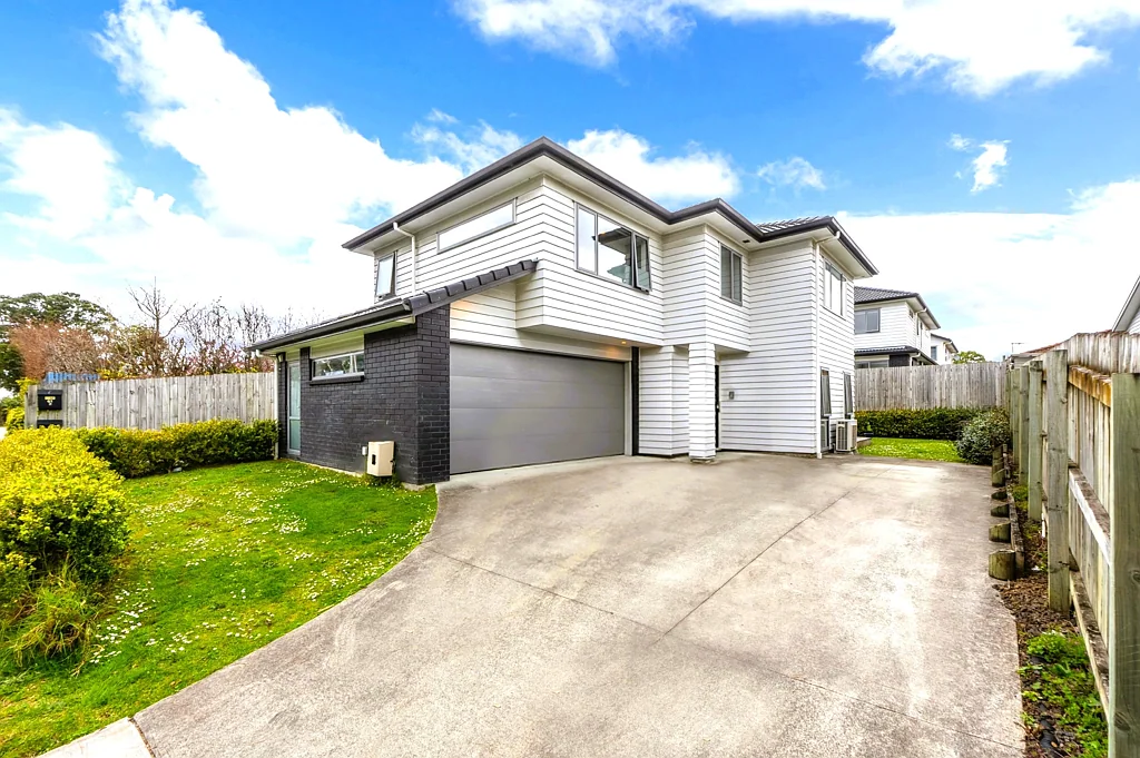 New Lynn 4બેડરૂમ Family Living with Modern Comfort