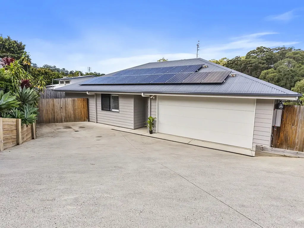 Nambour 3બેડરૂમ Private Modern Living on 1,112mÂ²
