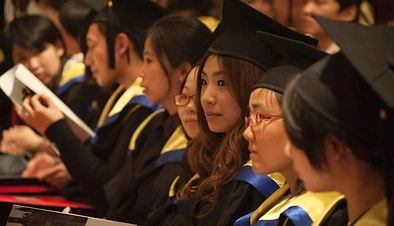 移民局学签发到手软,中国留学生人数一飞冲天,奥克兰房市就靠你们了!