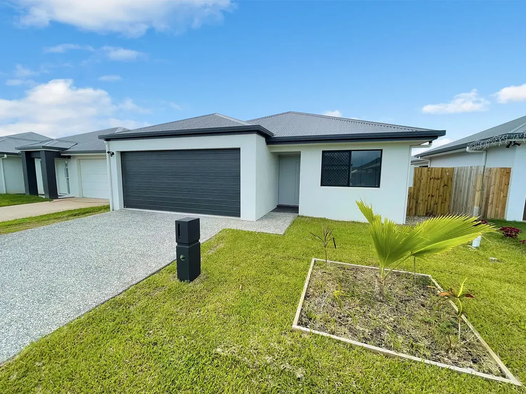 MODERN SMITHFIELD VILLAGE HOME