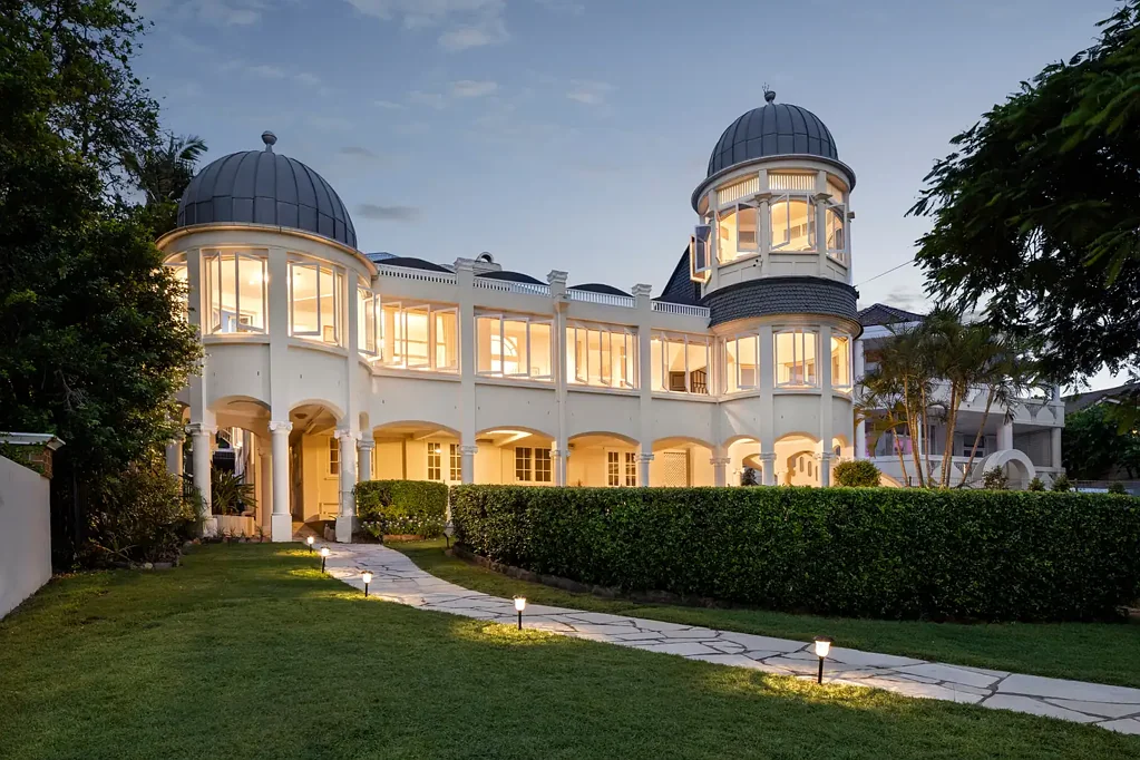 Hamilton 4ਬੈੱਡਰੂਮ ICONIC HAMILTON HILL RESIDENCE - TIMELESS GRANDEUR WITH MODERN LUXURY