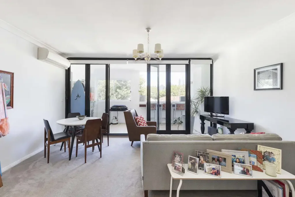 Short-term lease: central apartment in vibrant Potts Point