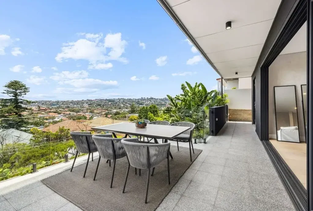 Luxurious Torrens Title Duplex with Breathtaking Panoramic Views at the Edge of North Bondi. Available monthly to 12 month lease