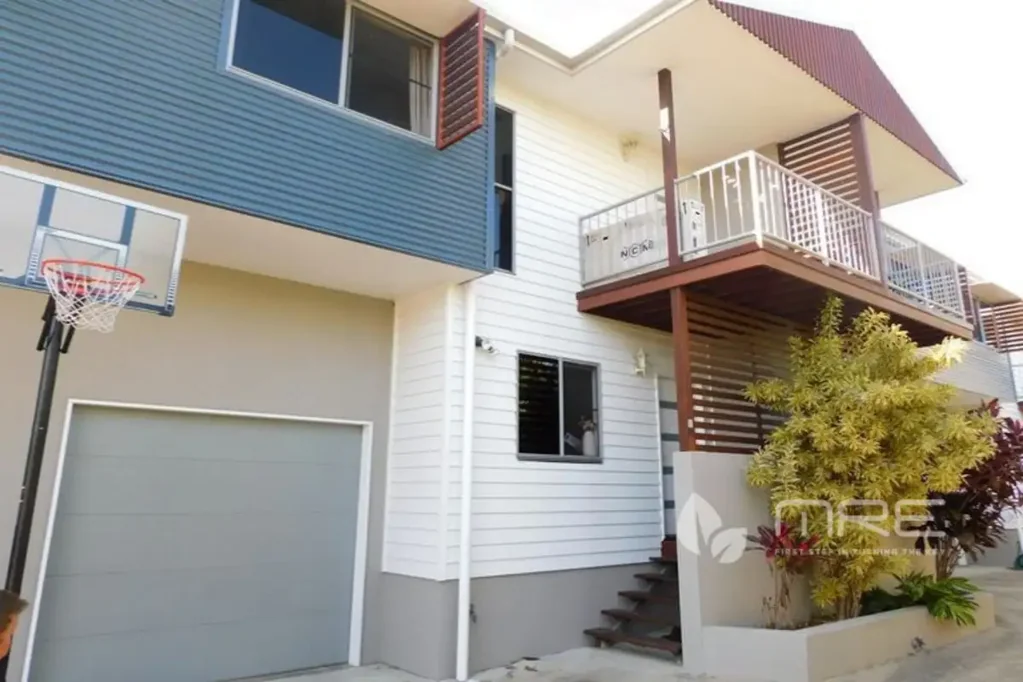 East Mackay 3房  Charming 3-Bedroom Townhouse in South Mackay. SOLD BY HERBIE AND LUCAS MRE