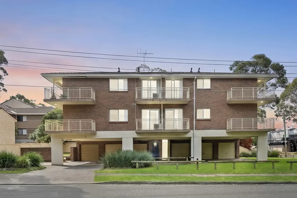 Merrylands 14 Slaapkamer Well kept apartment block offers prime investment