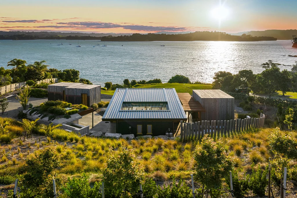 Mahurangi East 3房  Sea change – a waterfront lifestyle