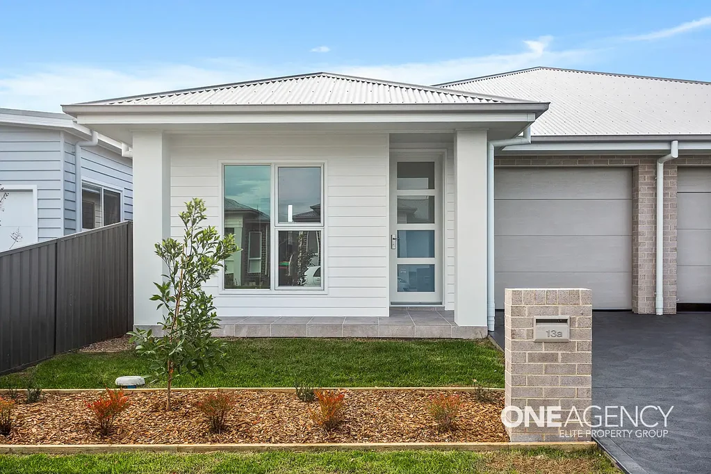 MODERN LIVING AND CONTEMPORARY COMFORT IN HORSLEY