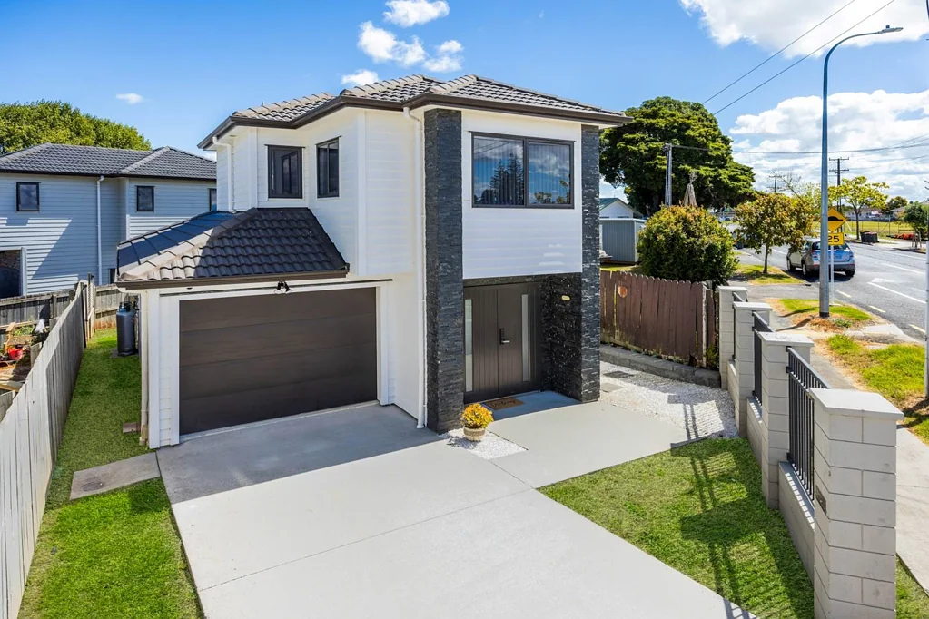 Mangere East 3બેડરૂમ Freehold! HUGE Space for all!