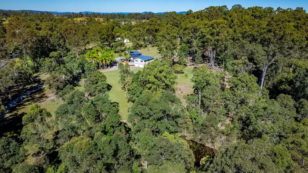 Veteran 4房  Acreage Retreat with Family Home & Studio Close to Town