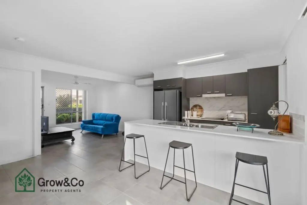 Caboolture South 3 Bedroom Perfect for 1st home buyers and investors - 4 years old townhouse in hyper growth area