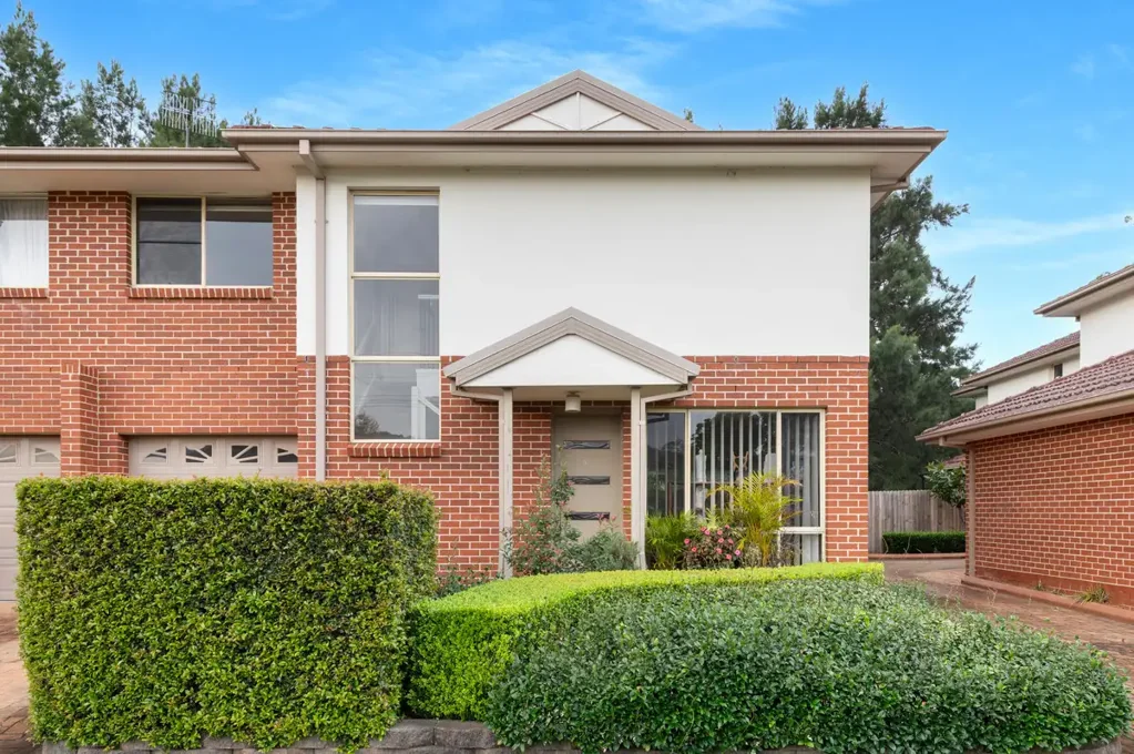 Berry 3房  Village Ease, Leafy Outlooks and Low-Maintenance Living