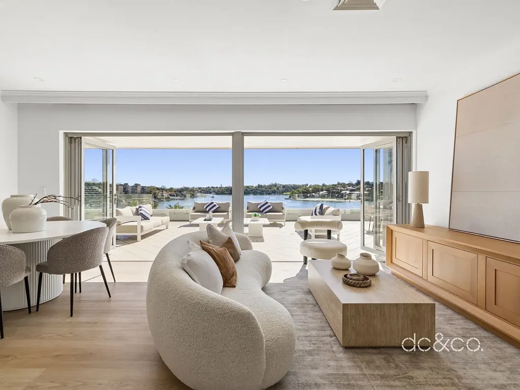 Chiswick 3 Bedroom Prestigious waterfront penthouse with spectacular north-facing views