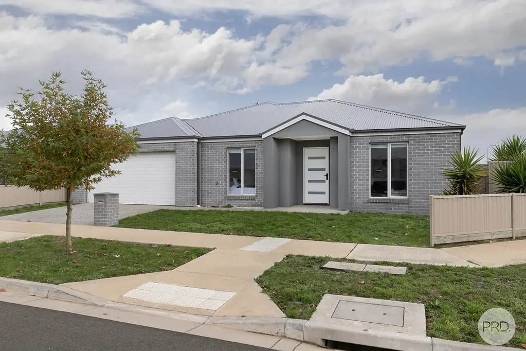 Alfredton 4 Slaapkamer Exceptional Family Living in the Heart of Alfredton