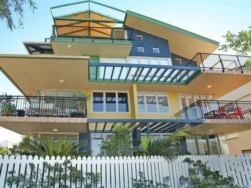 Central Mooloolaba 2 Bedroom Furnished Unit!