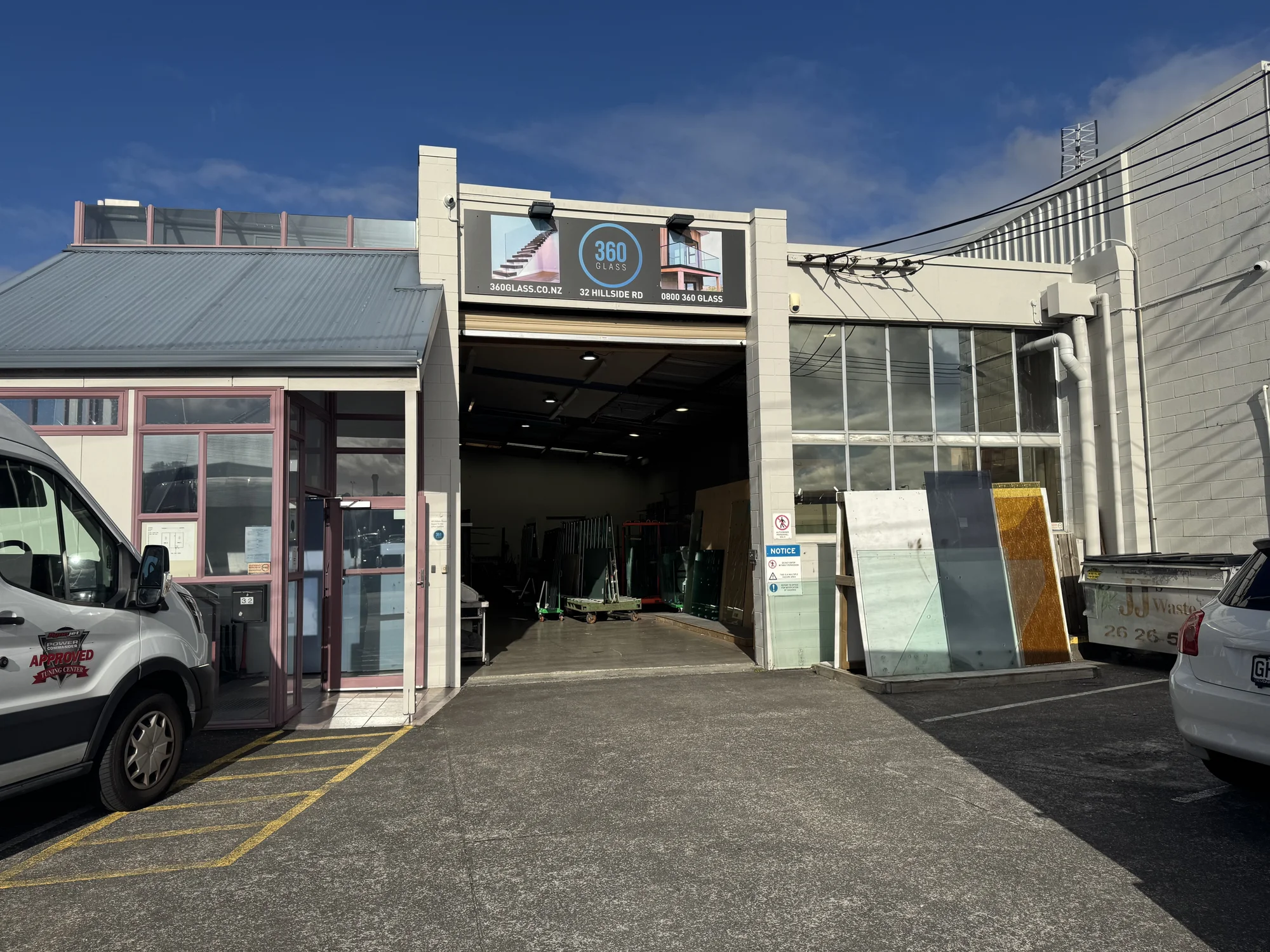 Wairau Valley Dual access, light-filled warehouse