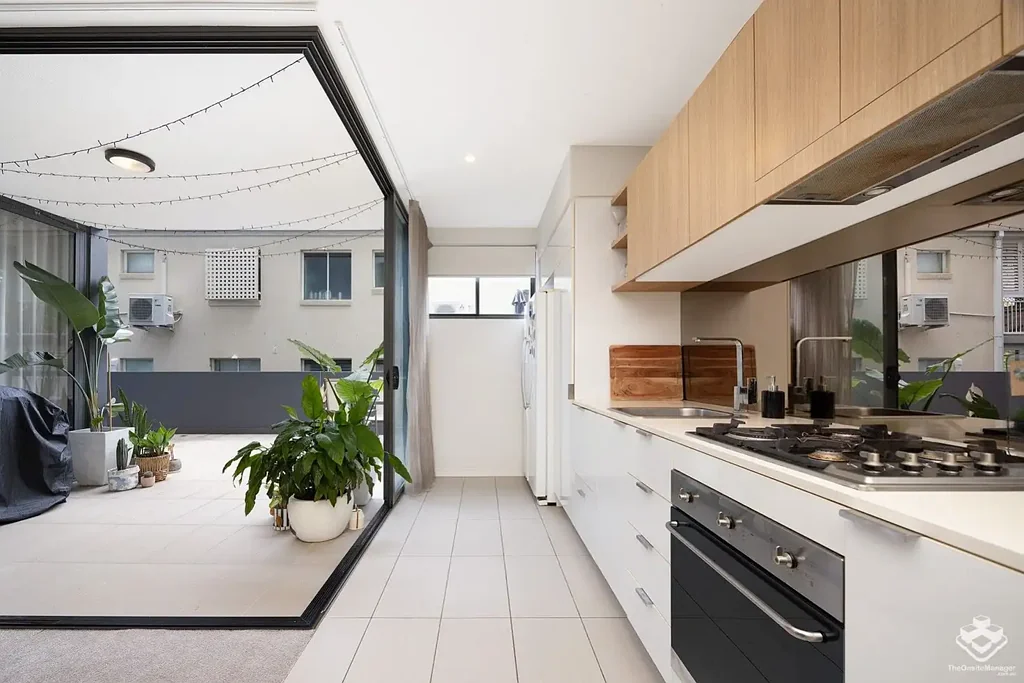 South Brisbane 1部屋 Light-Filled Apartment with Spacious Balcony