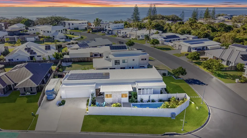 Innes Park 4房  Near New Sophisticated Coastal Living