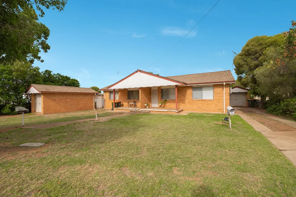 24 Johnson Street, Forbes, NSW 2871