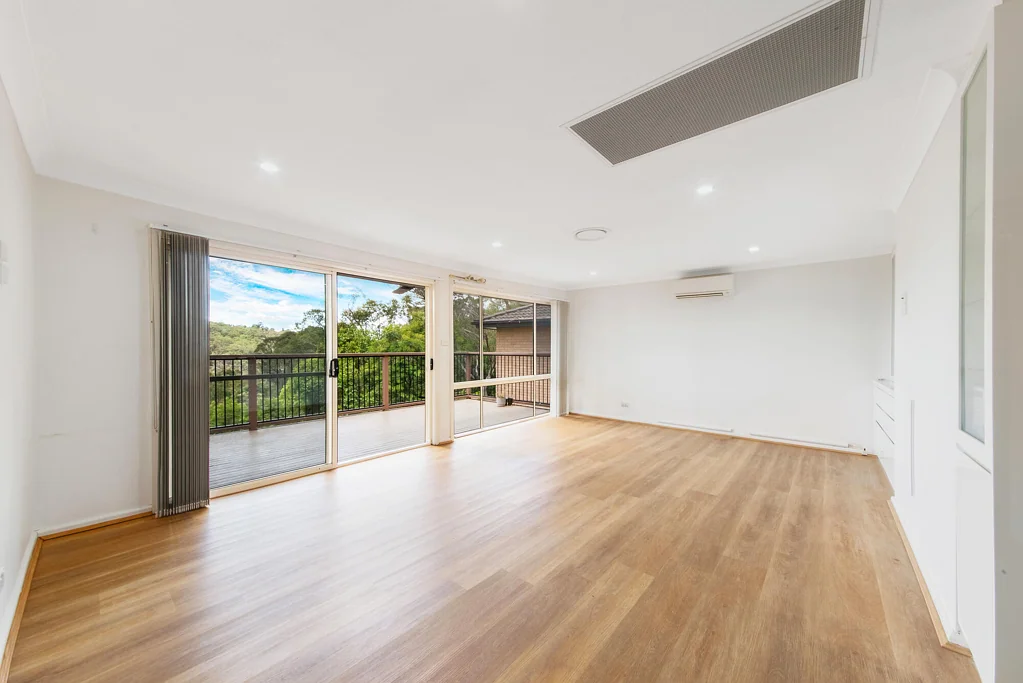 Peaceful Family Retreat with Spectacular Bushland Views - Garden Maintenance Included
