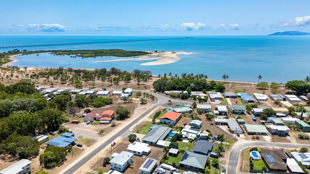 Lucinda 5房  NORTH QLD LIVING AT ITS BEST