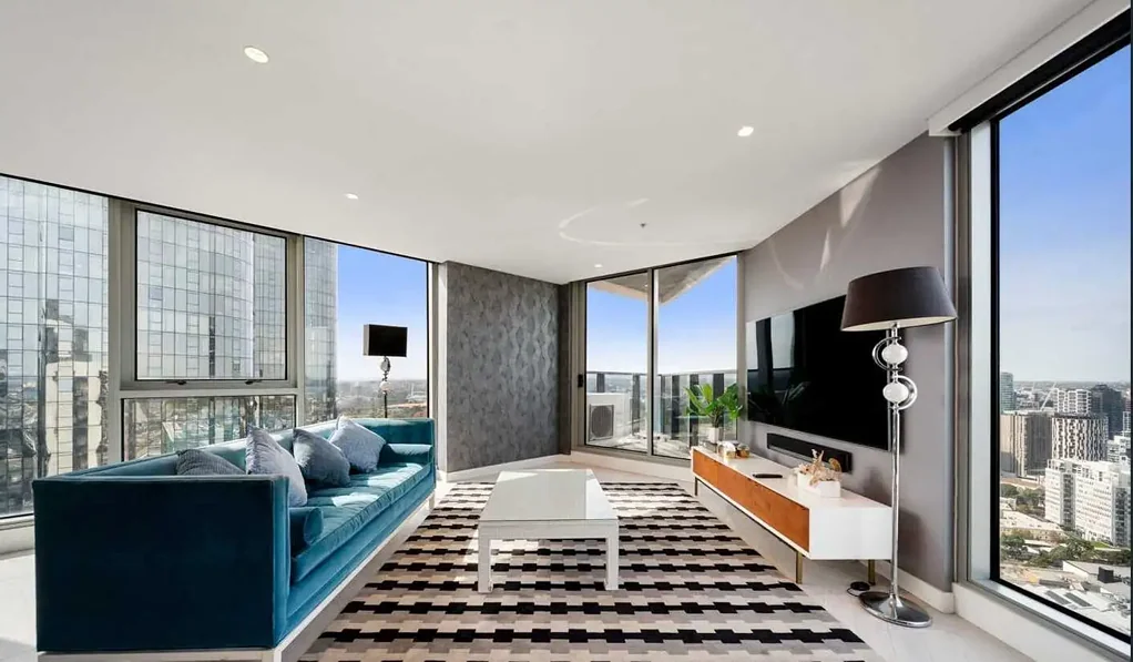 Fully Furnished Southbank Apartment with Stunning Views