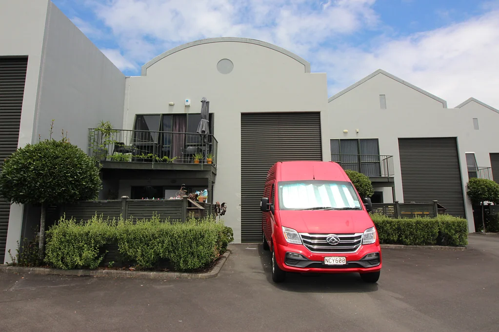 Albany Tidy live and work warehouse offered for lease