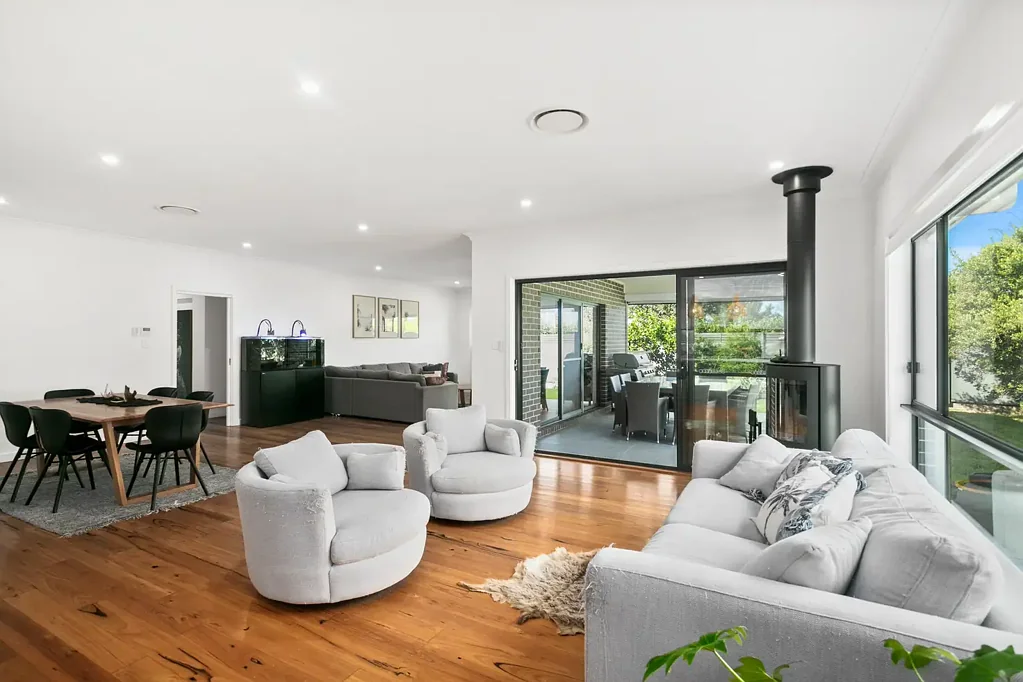 Calderwood 4ਬੈੱਡਰੂਮ Spacious Family Living with Premium Upgrades & Side Access