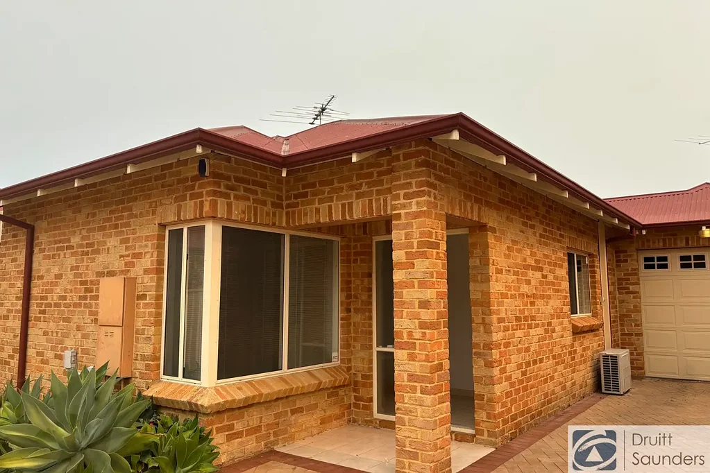 GORGEOUS EASY TO MAINTAIN VILLA CLOSE TO PERTH CBD