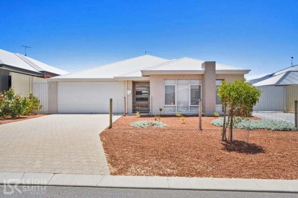 Dawesville 4房  UNDER OFFER by Leigh Smith : Effortless Family Living