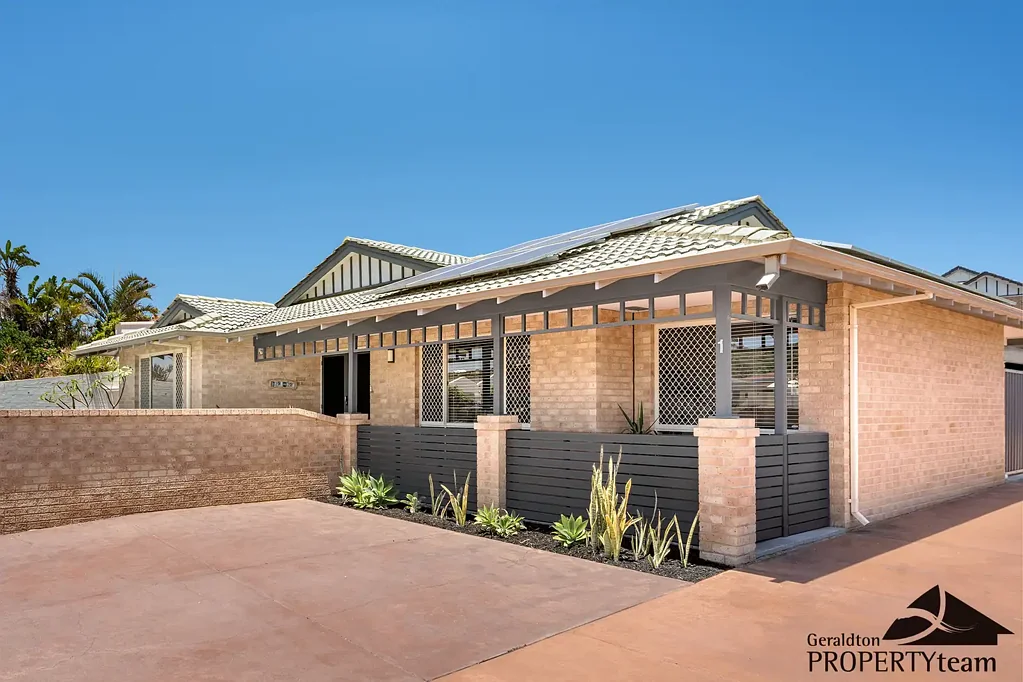 Tarcoola Beach 4房  Low-Maintenance Living Steps from the Ocean