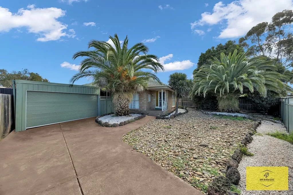 Spacious 3-Bedroom Home with Study in Melton West!!!