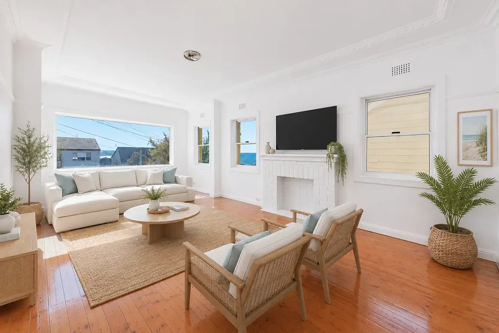 OVERSIZED TWO BEDROOM PLUS STUDY WITH OCEAN VIEWS