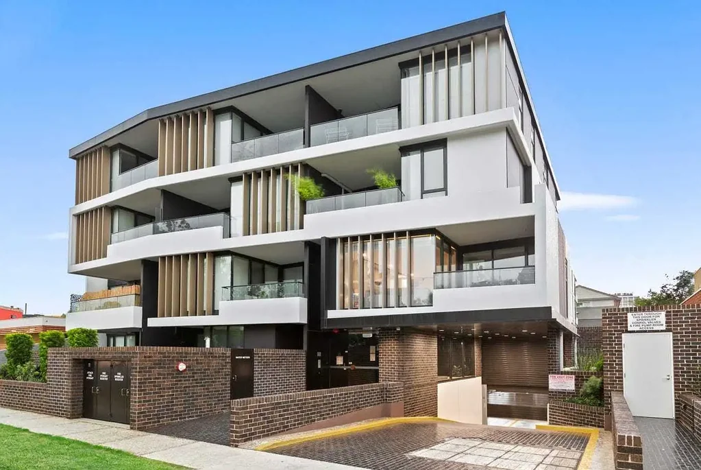 Elsternwick 1Moenga Contemporary Apartment in Prized Elsternwick Location