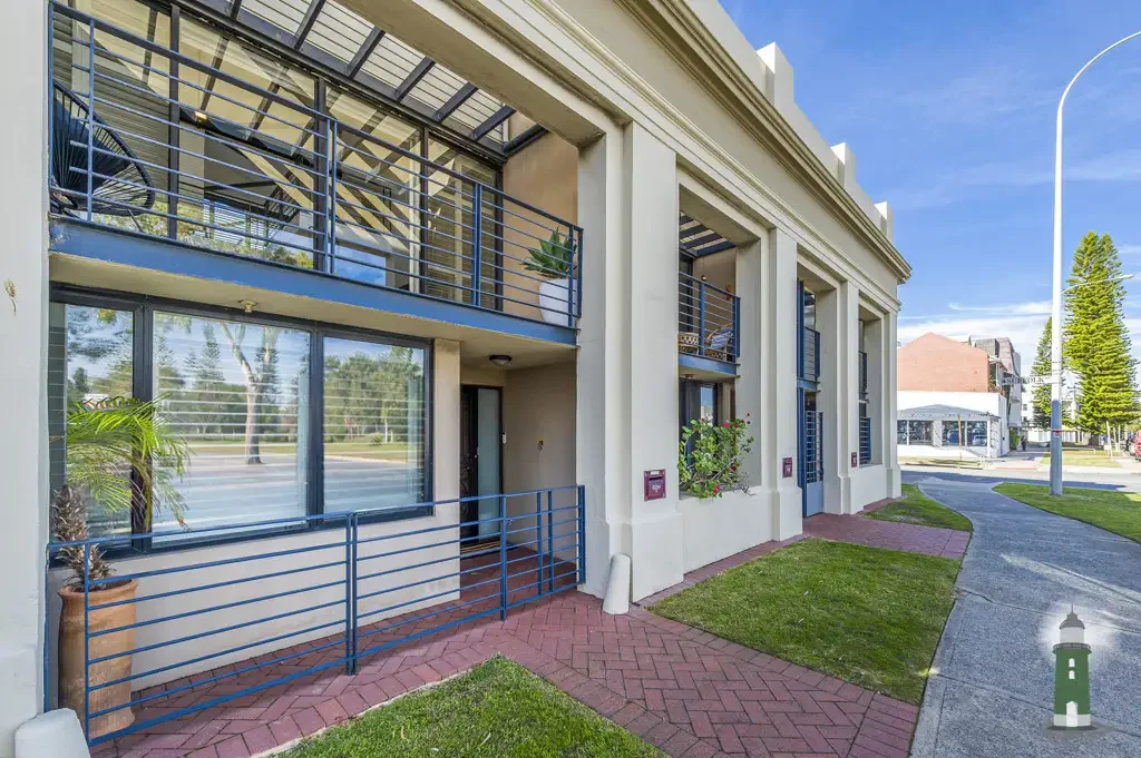 Fremantle 3ห้องนอน STUNNING  WAREHOUSE CONVERSION, RIGHT ON THE MARINA