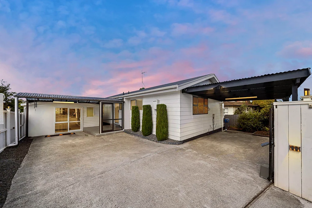Massey 4ห้องนอน Renovated Home with Income Potential
