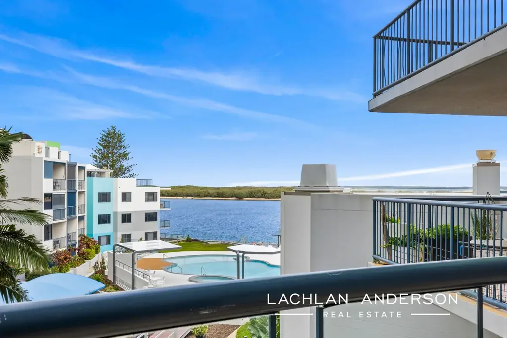 Caloundra 2ਬੈੱਡਰੂਮ BEACHSIDE BARGAIN – WALK TO EVERYTHING
