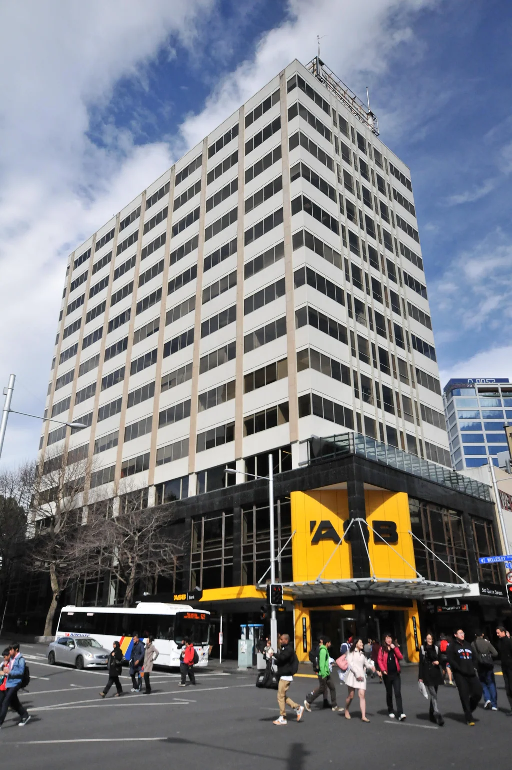 Auckland Central Prime views over Queen